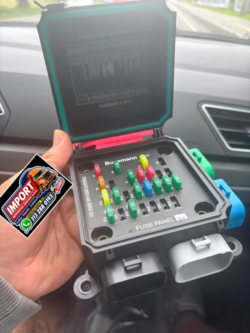 Panel de fusibles Bussmann para Freightliner
